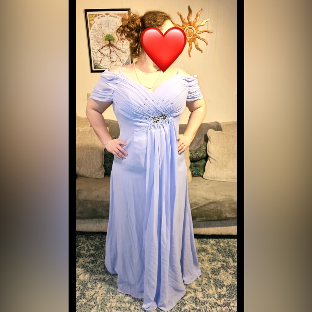 Lavender chiffon Off-the-Shoulder dress - Size 14-16